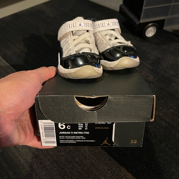 used toddler 6C jordan 11 concord - Picture 2 of 3